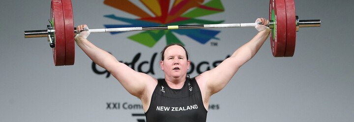 Na olympijských hrách bude prvýkrát súťažiť transrodová športovkyňa. Jej účasť vyvolala vlnu protestov ženských vzpieračiek