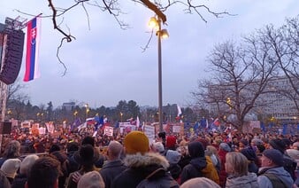 Na proteste v Bratislave sa zišlo 40-tisíc ľudí. „Dosť bolo Fica,“ skandovali davy na protestoch