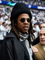 Na prvním místě není Taylor Swift ani Beyoncé. Nejbohatším umělcem je rapper spojený s kontroverzní kauzou