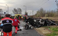 Na slovenských hraniciach dnes došlo k hrozivej nehode, po ktorej z áut zostala len kopa šrotu. Stala sa pri maďarskej Rajke