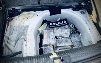Na slovenských hraniciach zadržali muža s viac ako 9 kilami kokaínu. Drogy mali hodnotu viac ako milión eur