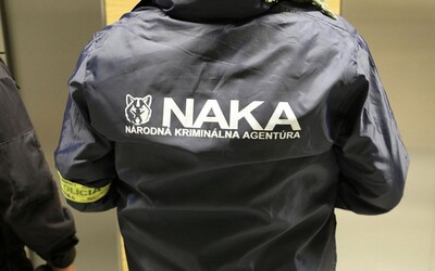 Na strednú školu v Košiciach nabehlo komando NAKA, lebo jej študent vraj vyrábal výbušniny. Nebezpečné recepty šíril cez internet