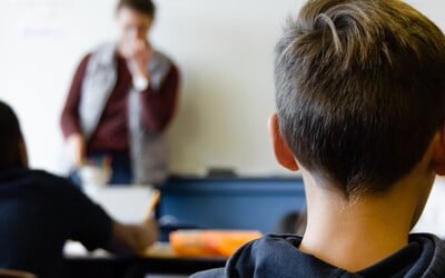 Na trenčianskom gymnáziu potvrdili prípad čierneho kašľa. Úrad verejného zdravotníctva radí, čo robiť