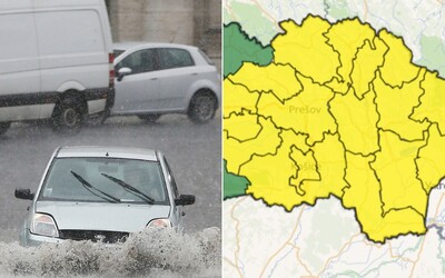 Na východe Slovenska hrozia silné búrky aj s krúpami, varuje SHMÚ