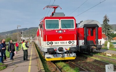 Na východe Slovenska museli zastaviť vlakovú dopravu. V koľajisku našli mŕtvolu, nález už prešetrujú