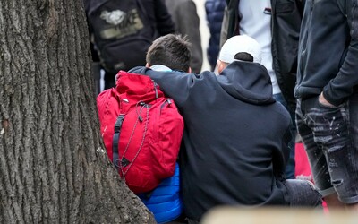 Na základní škole v Bělehradu zemřelo po střelbě osm dětí a jeden dospělý, podezřelý je nezletilý student