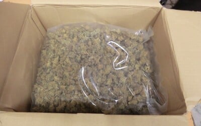 Na žilinskej pošte našli balík s vyše 500 gramami marihuany. Údajne šlo o „darček“ pre človeka z Párnice