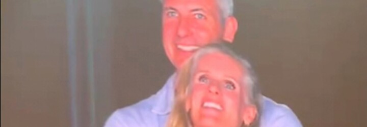 Načapaný CEO z koncertu Coldplay má problém. Firma ho dočasně zbavila funkce