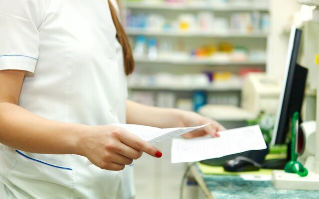 Nadužívání antibiotik zabije v Česku více lidí než dopravní nehody. Zjistili jsme, proč je jich v lékárnách nedostatek
