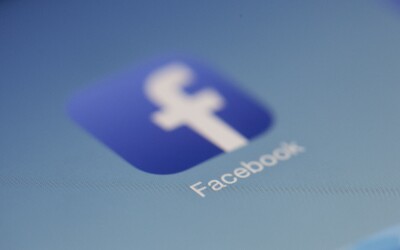 Náhledy zpravodajských článků již neukazuje ani Facebook. Reaguje na přijetí novely autorského zákona