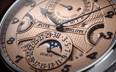 Najdrahšie hodinky sveta sa v aukcii predali za 30 miliónov €. Sú z 18-karátového zlata a skladajú sa z 1 400 dielov