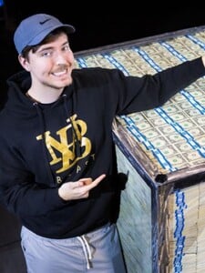 Najsledovanejší youtuber sveta sa púšťa do sveta financií: MrBeast plánuje založiť vlastnú banku