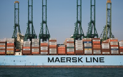 Největší světový přepravce Maersk přerušuje dodávky do Ruska a Ukrajiny. Důvodem je vliv sankcí na světový obchod