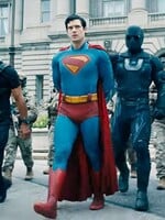 Najväčšia konkurencia Marvelu prichádza s nadupaným trailerom. Superman s novým hercom príde do kín už toto leto