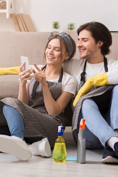 Nákupom produktov Swiffer môžeš pomôcť onkologickým pacientom. Teta drogérie im z každého nákupu venuje 40 centov