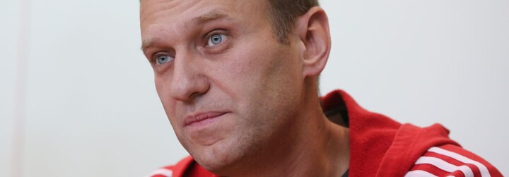Navalnyj přerušuje hladovku. Konečně ho prohlédli civilní lékaři