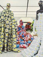 Návrat do budúcnosti alebo kvetinovo-vzorovaná kolekcia Moncler Genius spod rúk len 29-ročného návrhára  