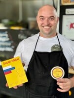 Navštívil som Melkyho streetfood s ocenením Gault&Millau. Kvalita a čerstvosť sú základom úspechu (Reportáž)