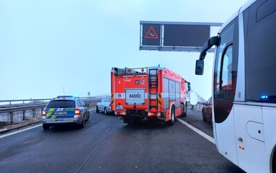 Nehoda na D1: Na dálnici se srazilo 40 aut. Cesta je už průjezdná