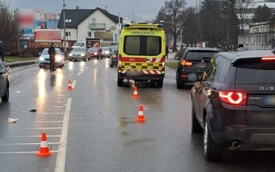 Nehoda na Vsetínsku zablokovala dopravu. Zemřel jeden řidič