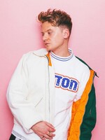 Nejlepší akce týdne: Do Prahy přijede tiktokový hitmaker Conor Maynard