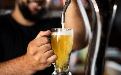 Nejlepší nealkoholická piva v Česku podle expertů: Vítěz tě překvapí. Je mezi nimi tvůj favorit?