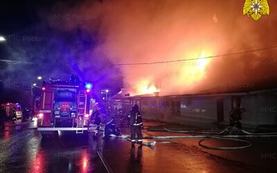 Nejméně 15 lidí zemřelo při požáru v nočním klubu v ruském městě Kostroma