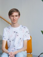 Nejmladší šéfredaktor: Média v Česku se o problémy mladých nezajímají, ve volbách to bylo vidět