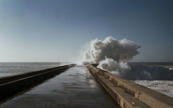Několik zemí vydalo varování před tsunami. Reagují na mimořádně silné zemětřesení u Kamčatky