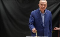 Nekoná sa žiadna zmena režimu. Voľby v Turecku opäť vyhral Erdogan, svojich 20 rokov vládnutia si teraz výrazne predĺži