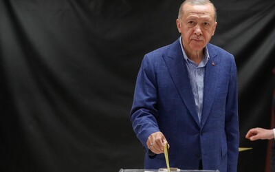 Nekoná sa žiadna zmena režimu. Voľby v Turecku opäť vyhral Erdogan, svojich 20 rokov vládnutia si teraz výrazne predĺži