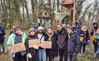 Německo plánuje zničit vesnici a na místě otevřít uhelný důl. K protestům se přidala i Greta Thunberg