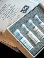 Němečtí výzkumníci testují lék, který by mohl zabránit šíření koronaviru