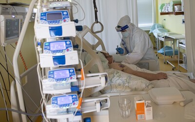 Nemocnice hlásí nárůst hospitalizovaných s koronavirem. Ve více než 90 % jde o neočkované