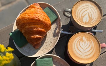 Neodolatelné croissanty a štrúdl, jaký jsi nikdy neměl*a. Víme, kam jít na nejlepší sladké pečivo v Olomouci