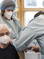Neovlivní: Odměny pro zdravotníky za péči o covidové pacienty jsou doktorům a sestrám kráceny