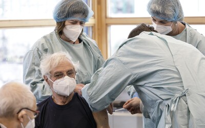 Neovlivní: Odměny pro zdravotníky za péči o covidové pacienty jsou doktorům a sestrám kráceny