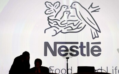 Nestlé se dosud nestáhlo z Ruska. Lidé burcují k bojkotu značky