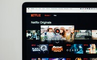 Netflix čakajú veľké zmeny týkajúce sa poplatkov, nepotešia tých, ktorí majú spoločný účet s kamošmi. Prichádza zdražovanie