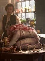 Netflix láká na gotické mistrovské dílo. Čerstvý trailer na Frankensteina sbírá na YouTube miliony views