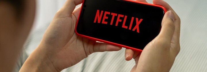 Netflix údajne ponúkne lacnejší paušál s reklamami už tento rok