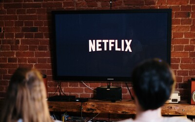 Netflix v Rusku bude muset vysílat propagandu Kremlu, nebo ze země odejít. Odchod je nepravděpodobný, míní odborníci.