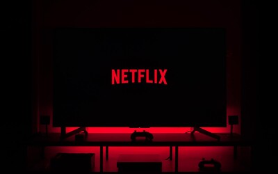 Netflix vyhodil transsexuálnu zamestnankyňu, ktorá viedla štrajk proti komikovi Davovi Chappellovi. Údajne urážal LGBTI komunitu