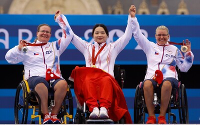 Neuvěřitelný úspěch Česka na paralympiádě! Lukostřelkyně vzaly stříbro i bronz