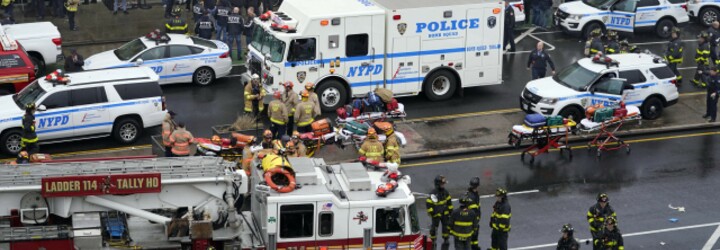 Newyorská policie vyšetřuje střelbu v metru. Na místě je nejméně třináct zraněných