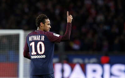 Neymar môže odísť, sme v kontakte s Barcelonou, povedal športový riaditeľ PSG. Brazílčan neprišiel ani na predsezónnu prípravu