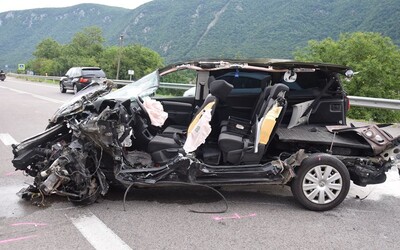 Nezodpovědná řidička způsobila hrůzostrašnou nehodu. Zdemolovala 6 aut