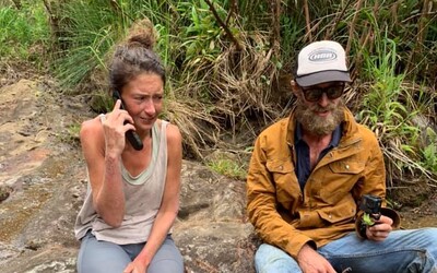 Pohřešovanou ženu našli na Havaji po 17 dnech. Se zlomenou nohou přežívala díky lesním plodům