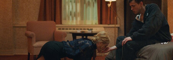 Nicole Kidman leze po čtyřech a líže mléko z misky. Babygirl tebou otřese, některé věci z filmu se opravdu staly