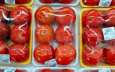 Nie všetky plasty sú zbytočné, balenie ovocia či zeleniny zabraňuje plytvaniu potravín
